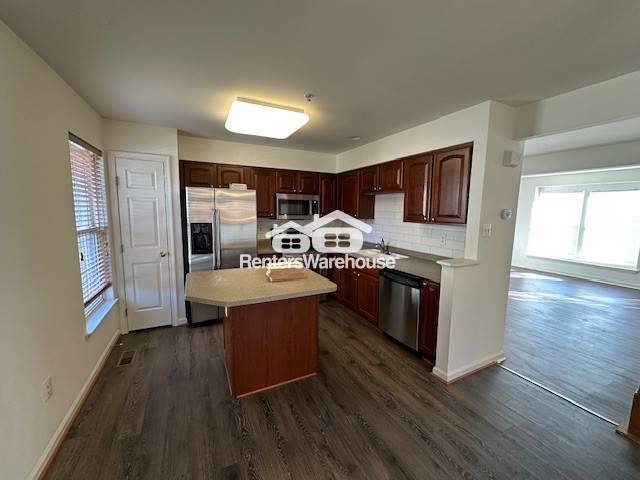 Building Photo - 7120 Fox Harbor Way