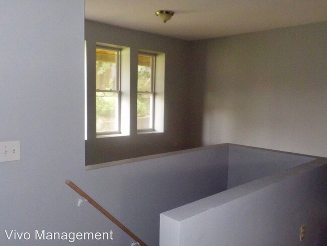 Building Photo - 398-400 S 15th St