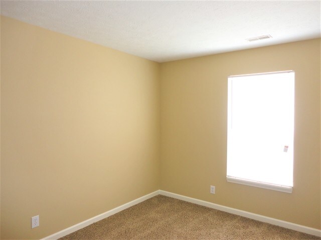 Building Photo - 1740 Brookview Dr