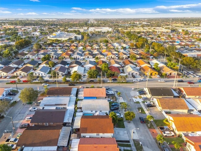 Building Photo - 7562 W 32nd Ct