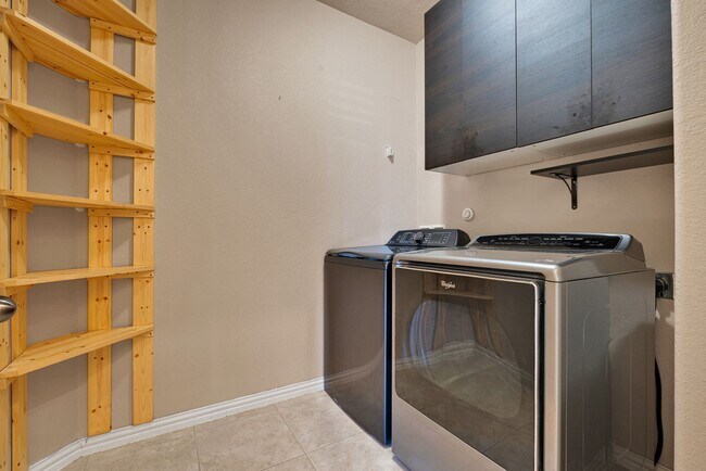 Building Photo - 3303 Cherokee Cove