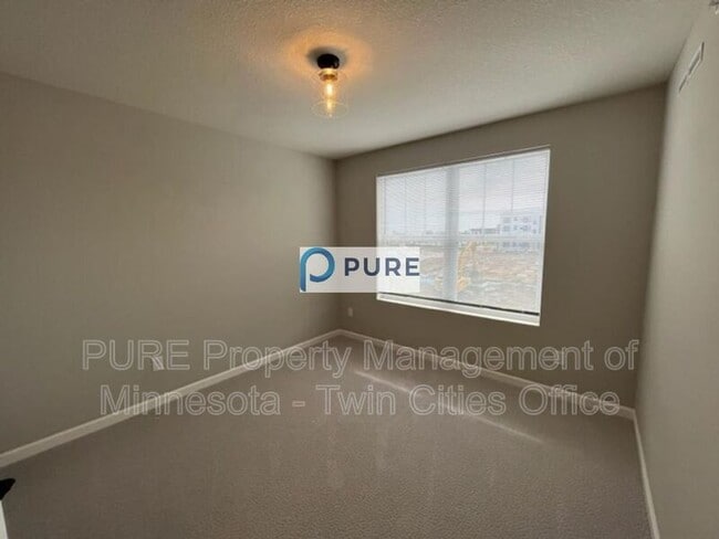 Building Photo - 1159 Farrier Rd