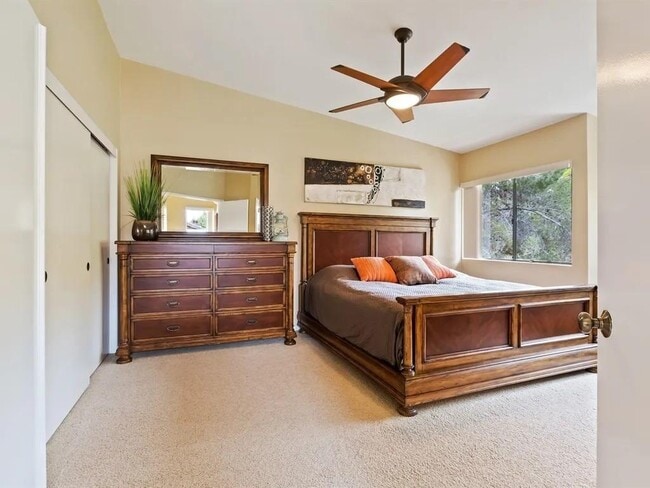 Building Photo - 2527 Woodlands Way