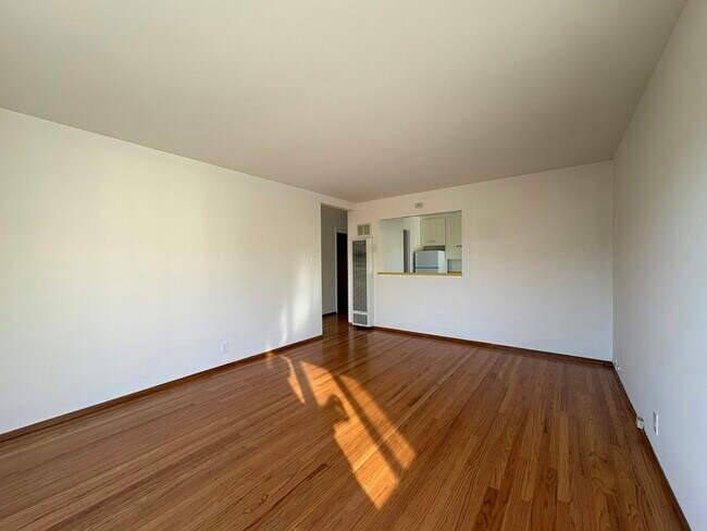 Building Photo - 2901 Cabrillo St