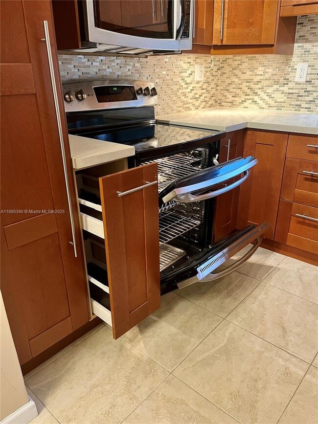 Building Photo - 16919 N Bay Rd