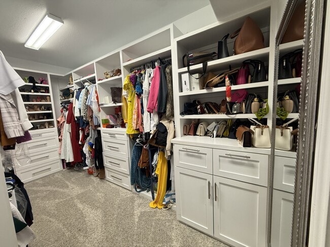 Building Photo - 4811 Lacebark Pne Trl