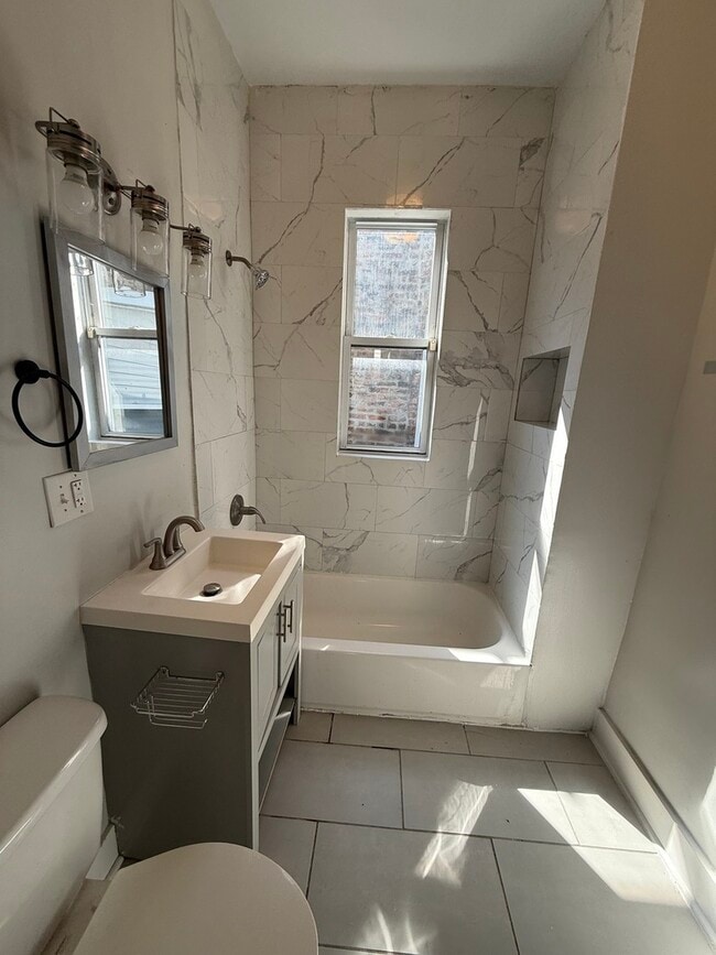 Building Photo - 6833 S Calumet Ave