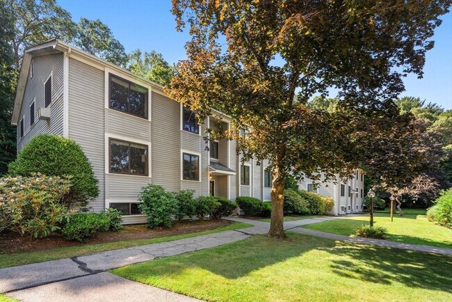 Building Photo - 23-55 Staffordshire Ln