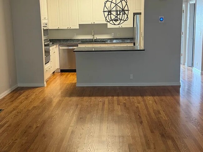 Building Photo - 31 Jackson St