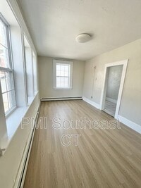 Building Photo - 92 Truman St