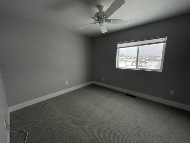 Building Photo - Practically New 3 Bedroom with Mountain Views!