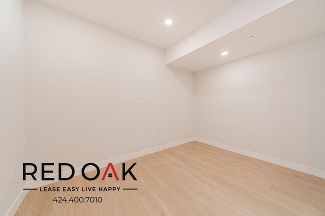 Building Photo - 5320 Cartwright Ave