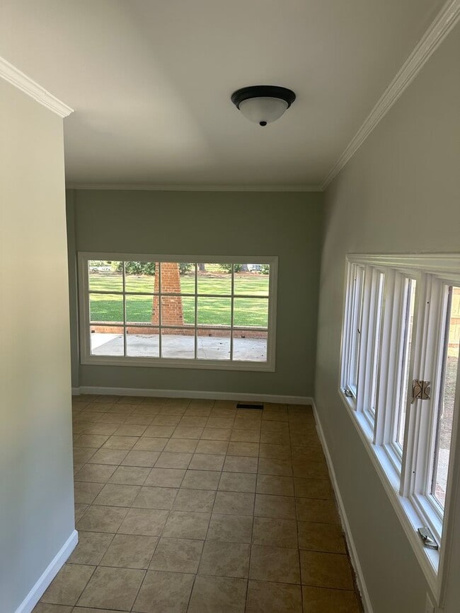 Building Photo - Fully Renovated Home with Unmatched Character