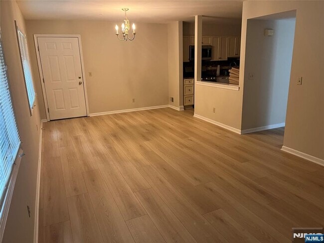 Building Photo - 118 Orchard Park