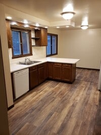 Building Photo - Beautiful 3 bedroom 2 bath Single Family H...