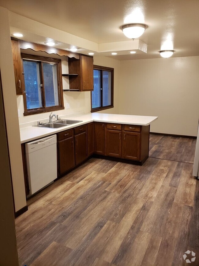 Building Photo - Beautiful 3 bedroom 2 bath Single Family H...