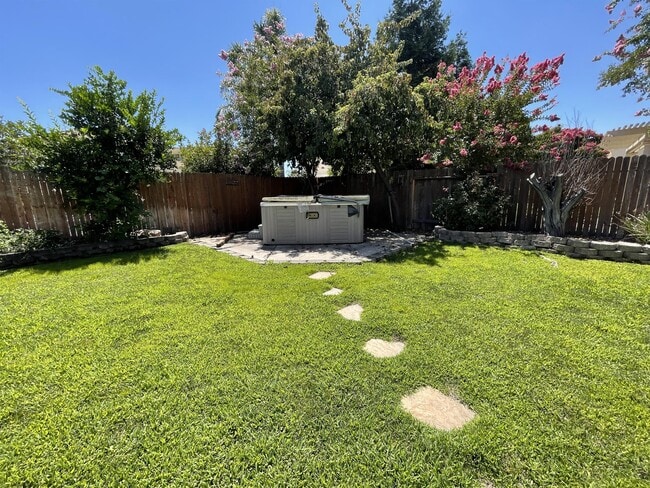 Building Photo - 9772 Ellsmere Way