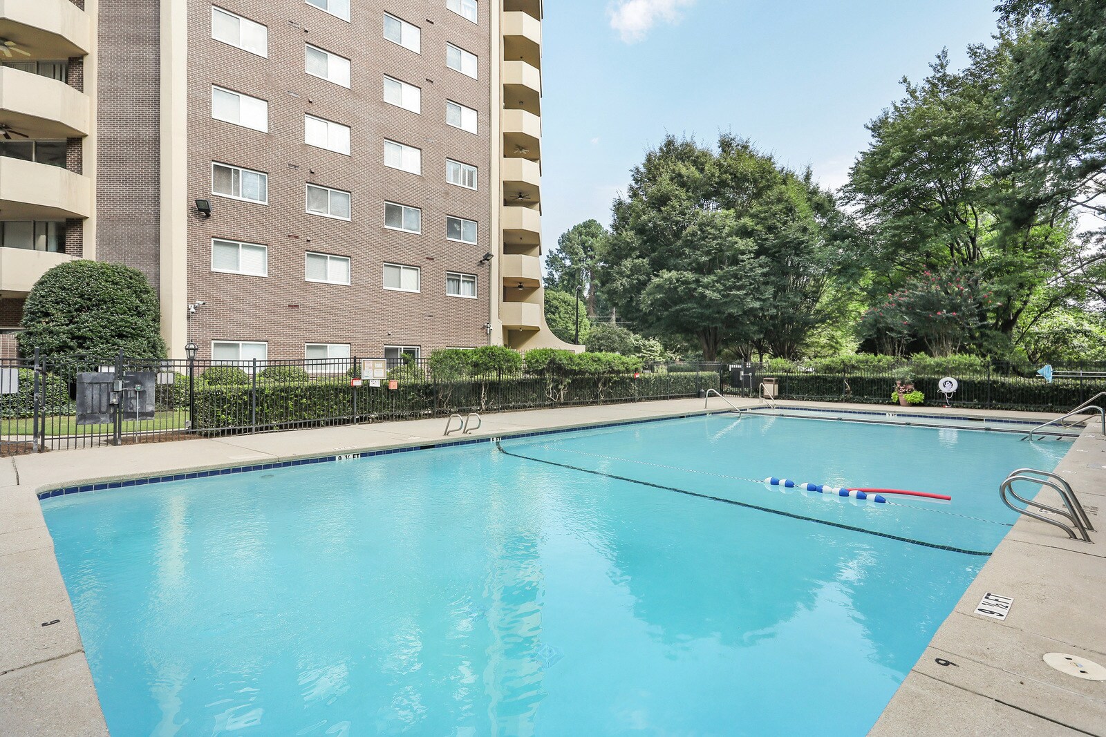 Building Photo - 1501 Clairmont Rd