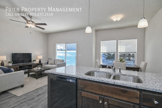 Building Photo - 3256 N 103rd Pl