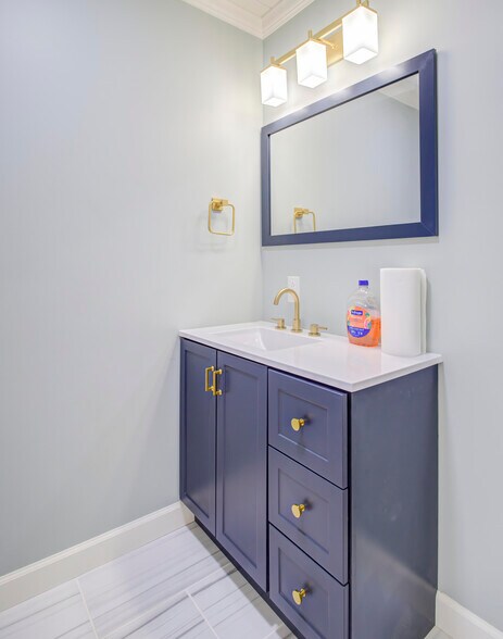 Full Bathroom in every bedroom - 288 Beaver Rd
