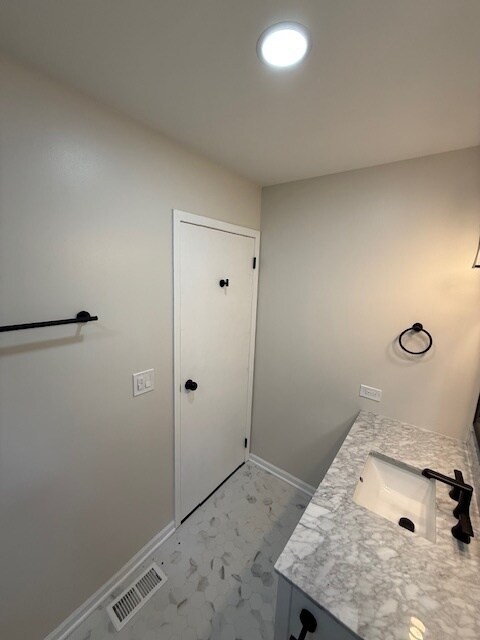 Building Photo - 2030 University Dr