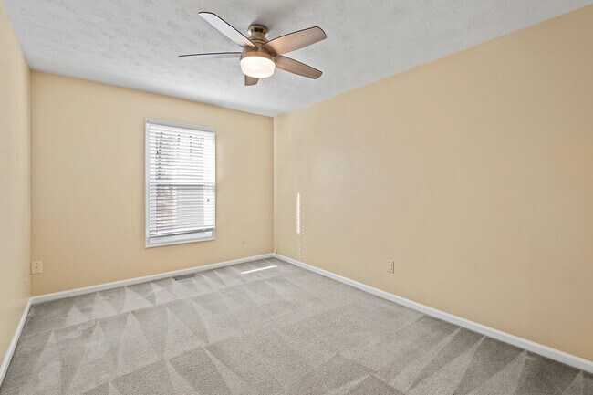 Building Photo - 804 Lancaster Ln