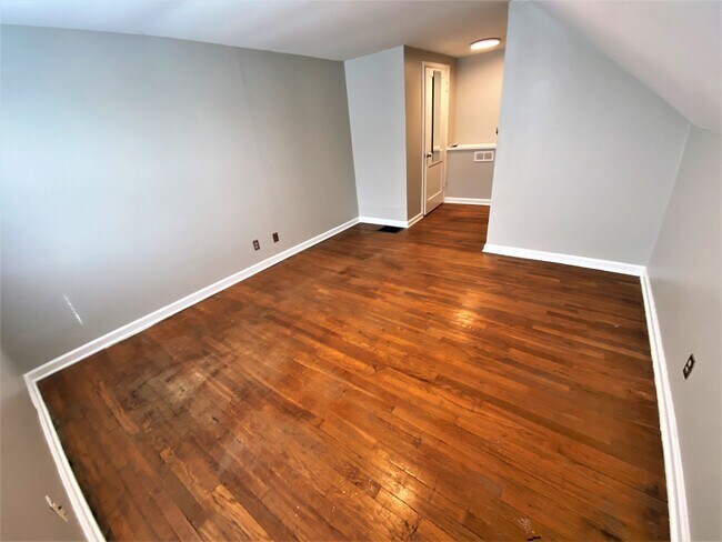 Building Photo - m1545-1547 W 7th Ave