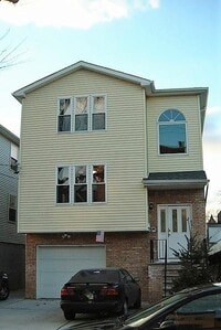 Building Photo - 333 New York Ave