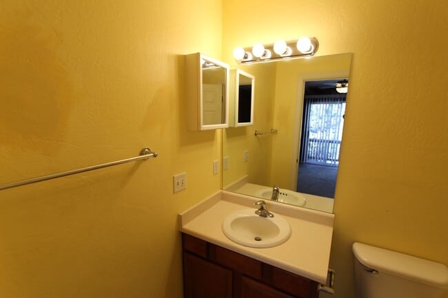 Building Photo - 3250 S Litzler Dr