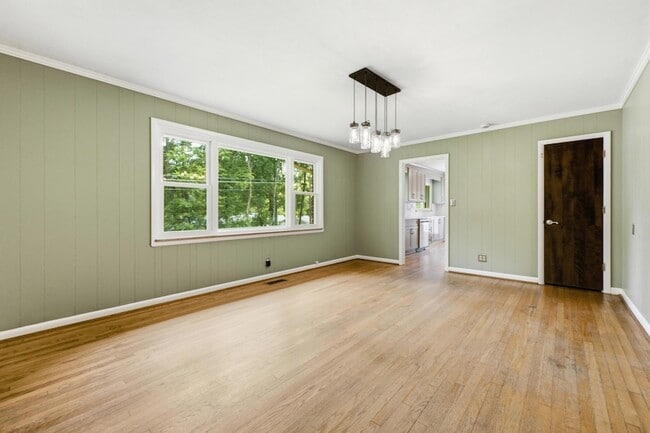 Building Photo - 205 S Palisades Dr