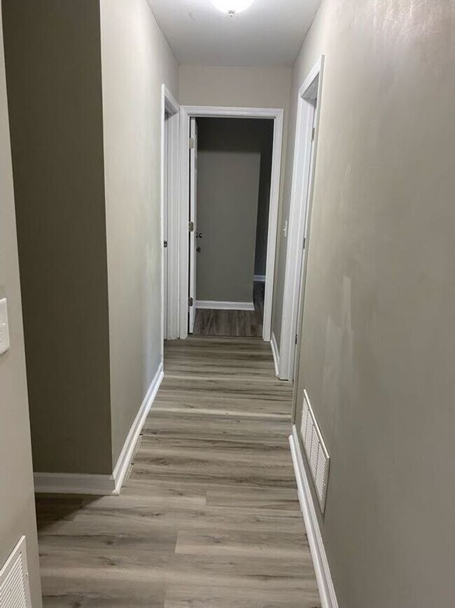 Building Photo - Beautiful Home FOR RENT