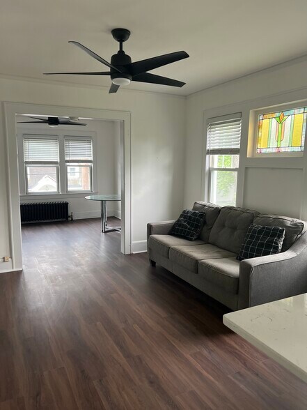 Building Photo - 130 Hamilton St