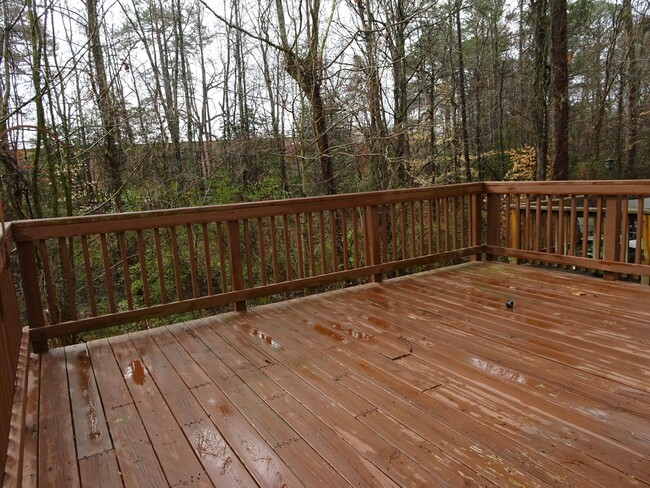 Building Photo - 4 Bedroom 3.5 Bath 3 Story Townhome for Re...