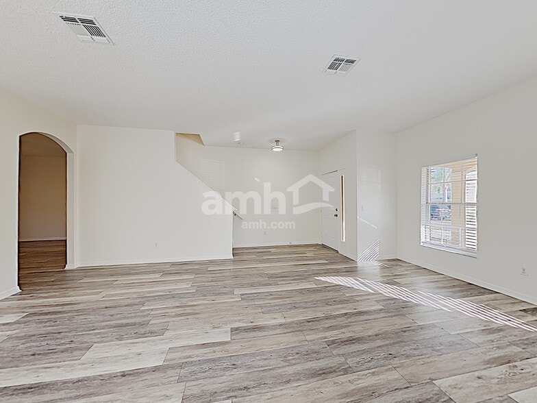 Building Photo - 2219 Darlin Cir