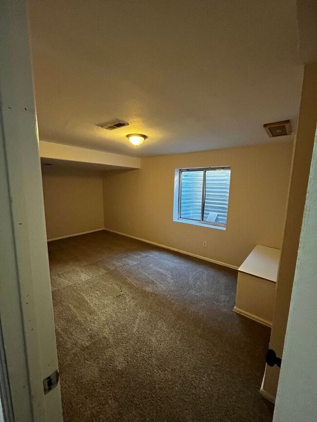 Building Photo - 3 Bedroom 2 1/2 Bathroom Home in Highlands Ranch