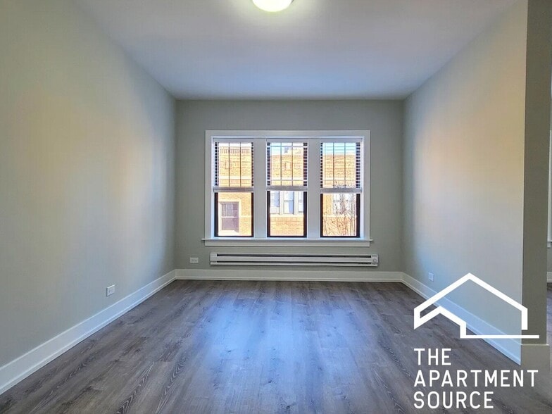 Building Photo - 624 W Cornelia Ave