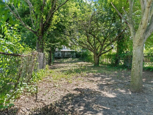 Building Photo - Beautifully Renovated 4-Bedroom Home with Designer Kitchen, Updated Bath & Central Air – Availabl...