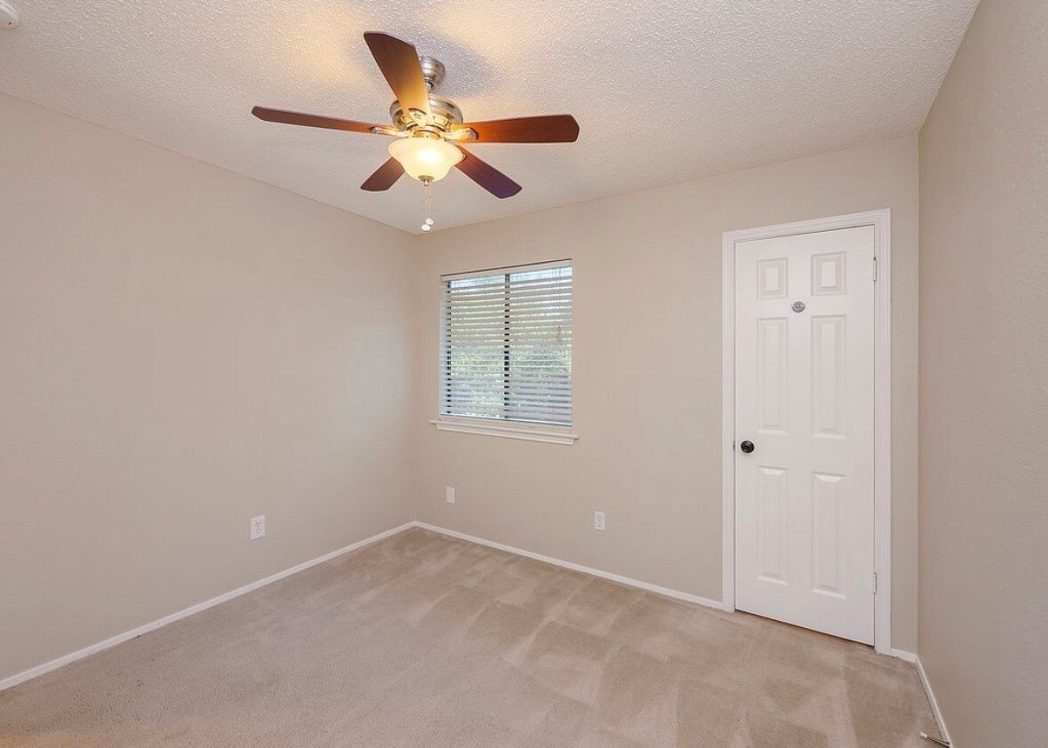 Building Photo - 12917 Meehan Dr