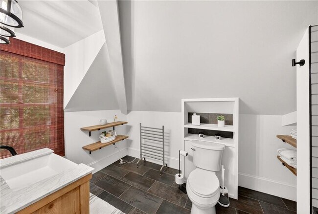 Building Photo - 3669 Cochise Dr SE