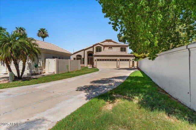 Building Photo - 1414 N Palmsprings Dr