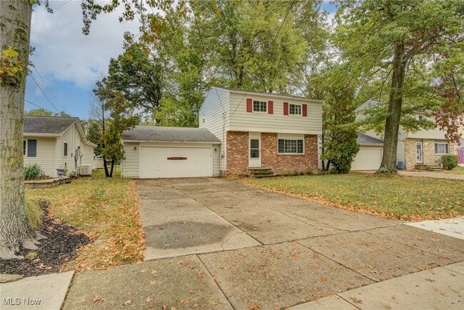 Building Photo - 38109 Poplar Dr