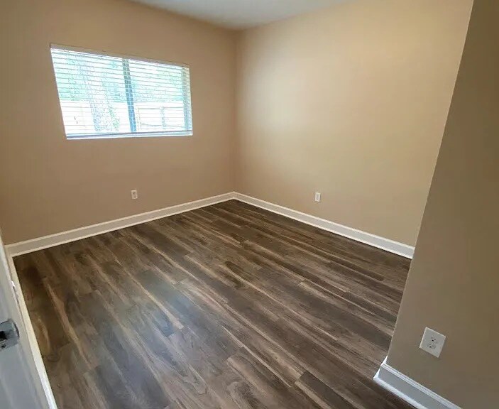 Building Photo - 652 Carrier Dr