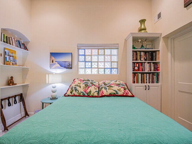 Building Photo - 8382 Satin Leaf Ct