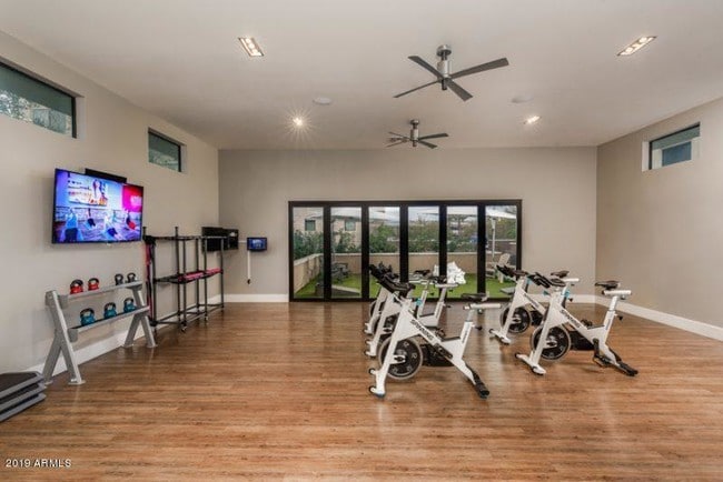 Building Photo - 7100 E Lincoln Dr