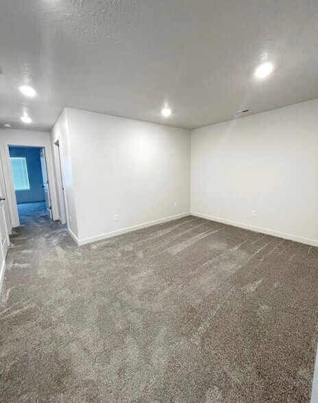Building Photo - 11508 S Old Cedar Dr