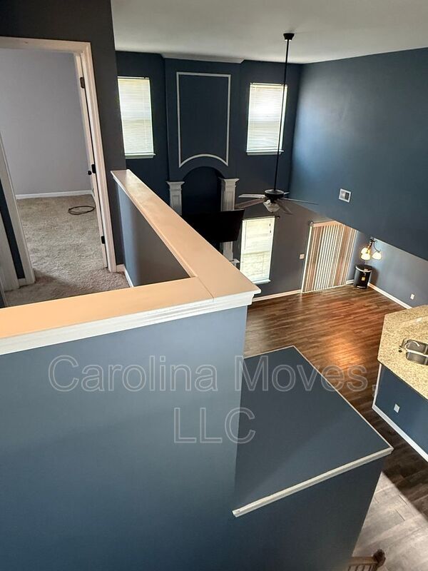 Building Photo - 451 Riverdale Rd