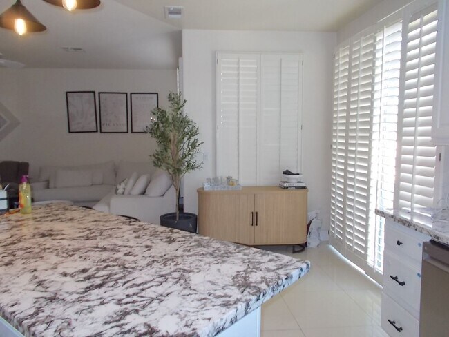 Building Photo - Stunning Fully Remodeled Luxury Home in Peccole Ranch