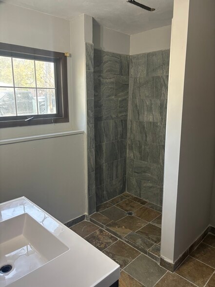 Downstairs shower - 302 W State St