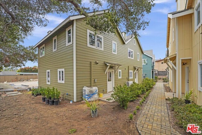 Building Photo - 1317 Punta Gorda St