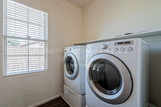 Building Photo - 2078 E Flint St